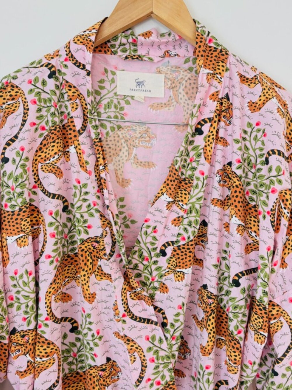 Printfresh Robe in Bagheera In Blush Tiger Print Size L/XL - Picture 3 of 11